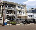 Rumah semi furnished hadap Utara jalan depan lebar di Mangga Dua, Jakarta Barat
