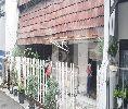 Tanah dgn bangunan tua di Grogol, jalan 2 mobil, cck bangun kost