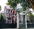 DIJUAL : Rumah Baru Gress 2 1/4 Lantai, Luas Tanah 180m2 di Kemanggisan