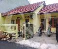 Rumah sederhana dalam komplek dengan 2 kamar tidur di Meruya, Jakarta Barat