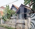 Rumah tua hitung tanah 12mx20m, lokasi strategis di Jakarta Pusat