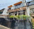 Rumah siap Semi Furnished , lok. strategis dkt pasar di Tanjung Duren